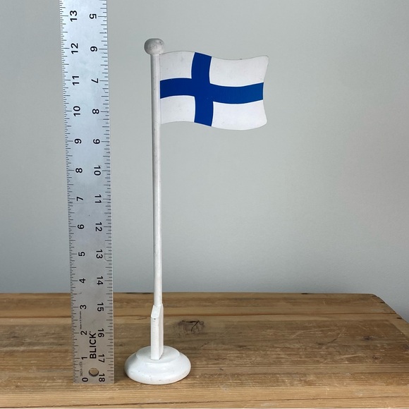 Vintage Wooden Table Flag Display Flag Pole - Finland Finnish White & Blue - Picture 9 of 10